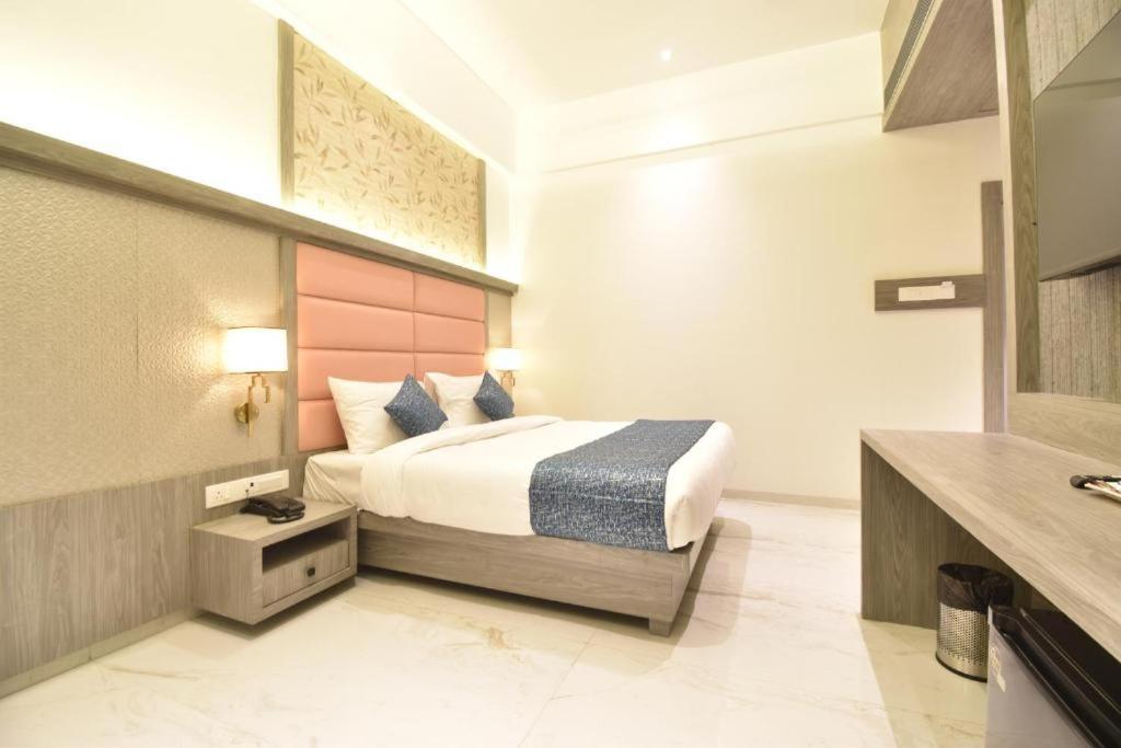 Glitz Hotels La Dahlia - Premium 塞恩 外观 照片