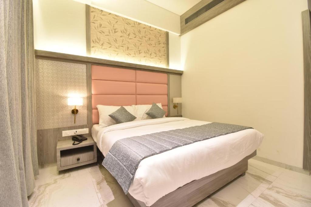 Glitz Hotels La Dahlia - Premium 塞恩 外观 照片