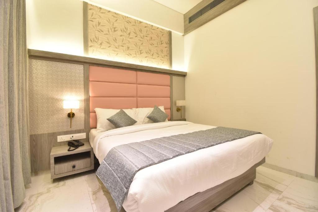 Glitz Hotels La Dahlia - Premium 塞恩 外观 照片